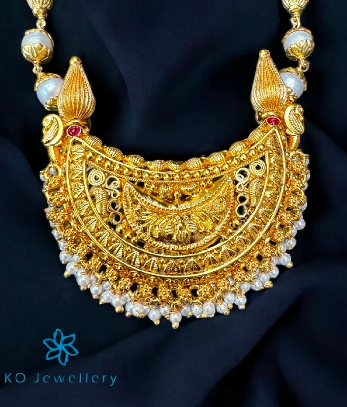 Ladies Necklaces for Cousins-The Lakshanya Kokkethathi Silver Pearl Kodava Necklace